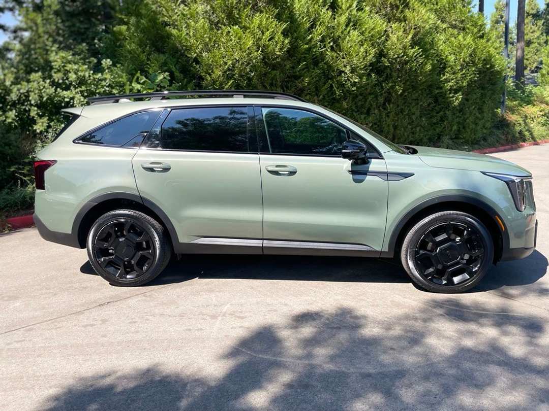 2025 Kia Sorento XLine SX Prestige - Image 3