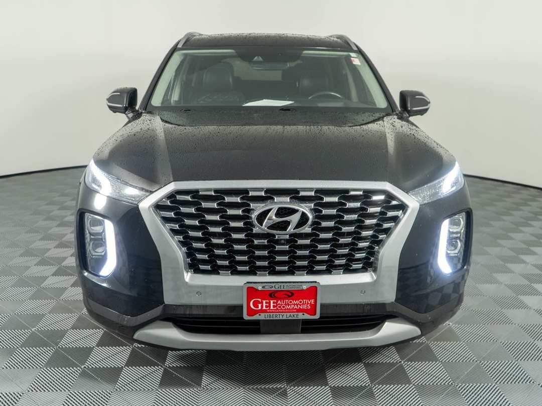 2022 Hyundai Palisade Limited - Image 2