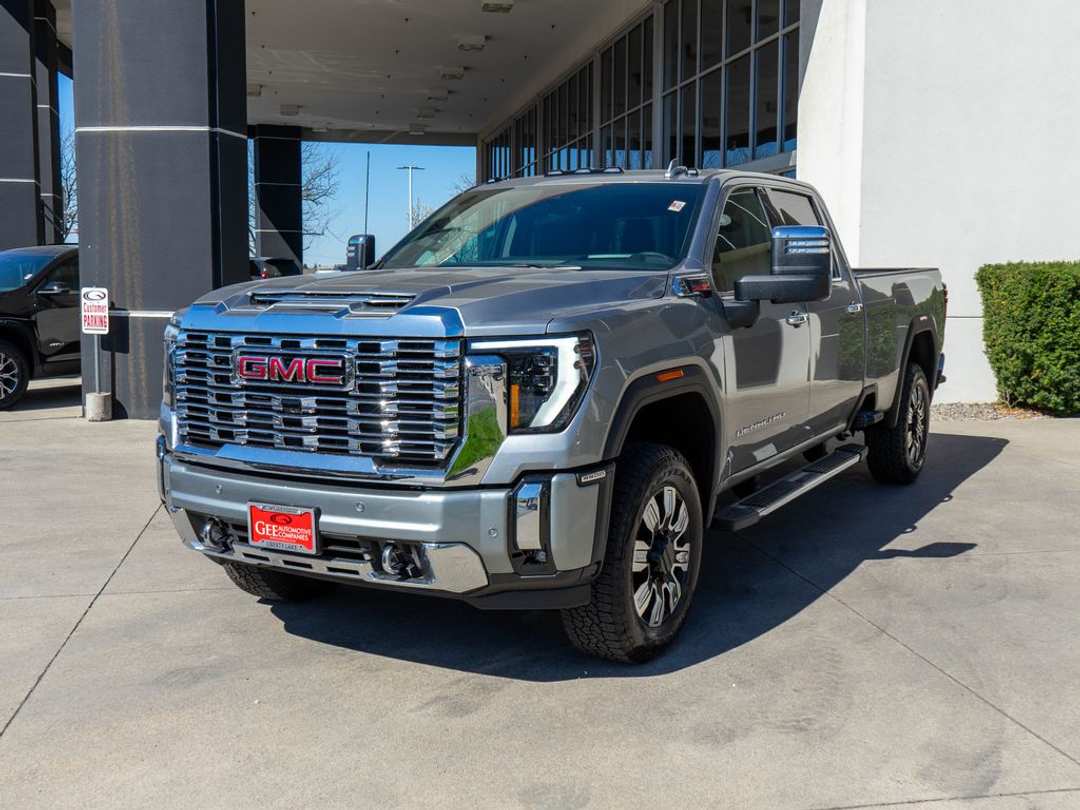 2026 GMC Sierra 3500Hd Denali - Image 3