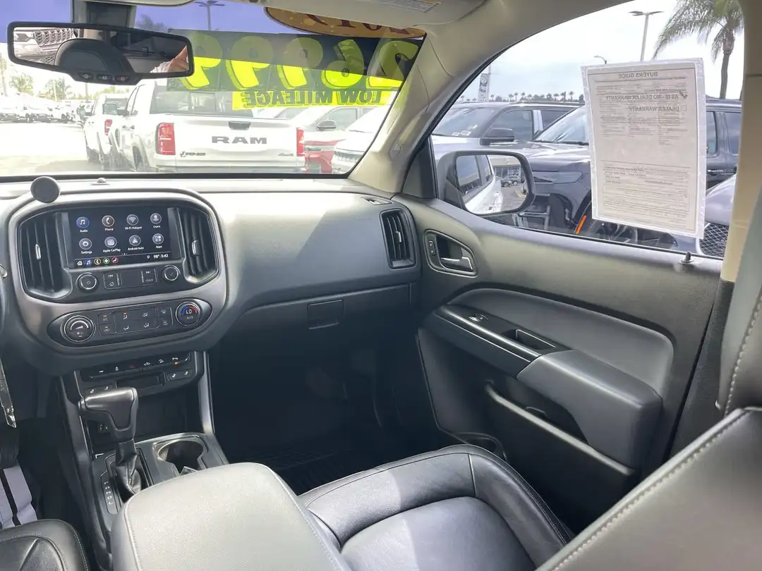 2019 Chevrolet Colorado Z71 - Image 3