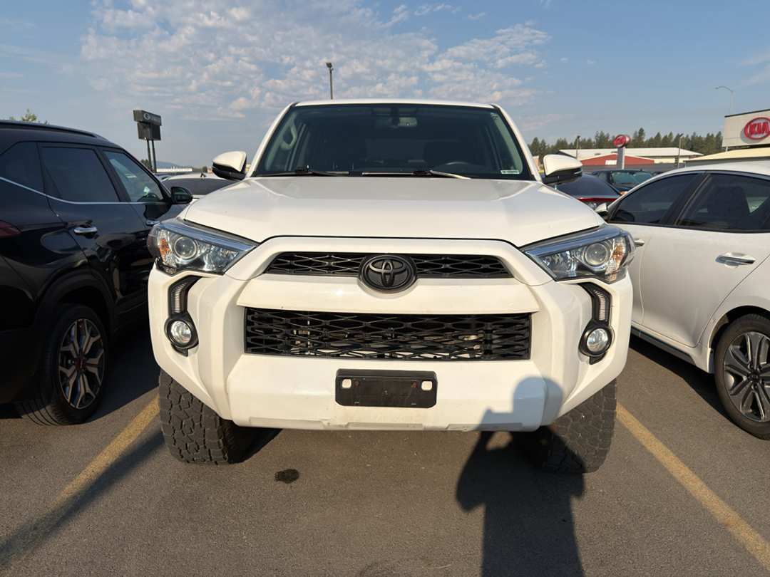 2019 Toyota 4Runner SR5 Premium - Image 2