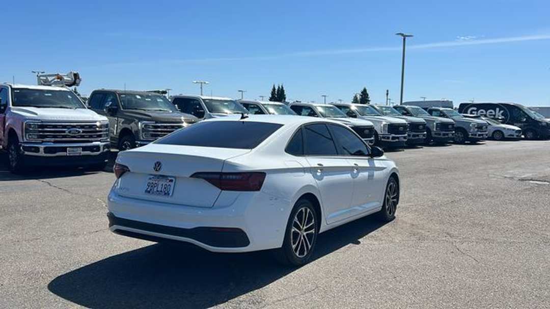 2022 Volkswagen Jetta 1.5T Sport - Image 3