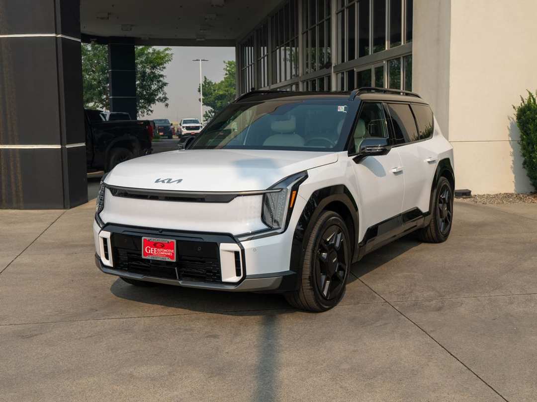 2026 Kia Ev9 GTLine - Image 3