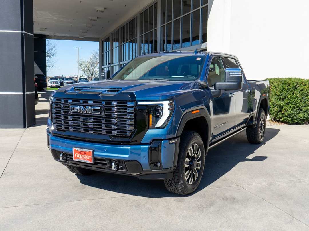 2026 GMC Sierra 2500Hd Denali Ultimate - Image 3