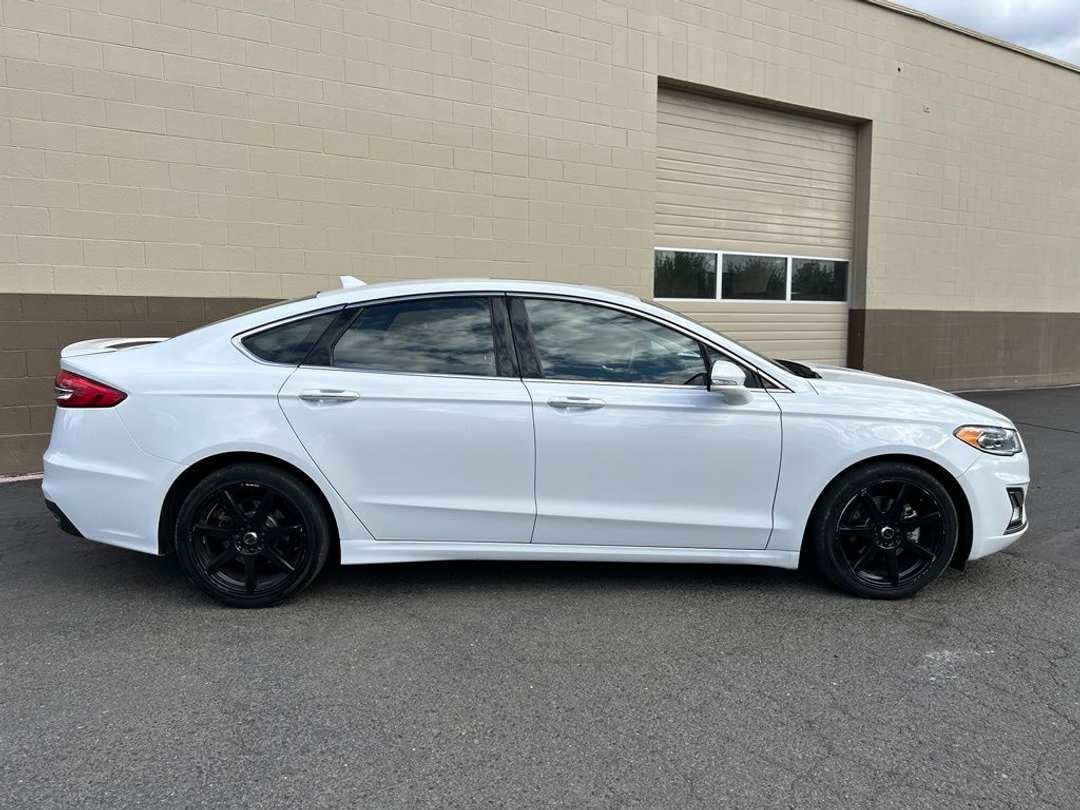 2019 Ford Fusion Titanium - Image 3
