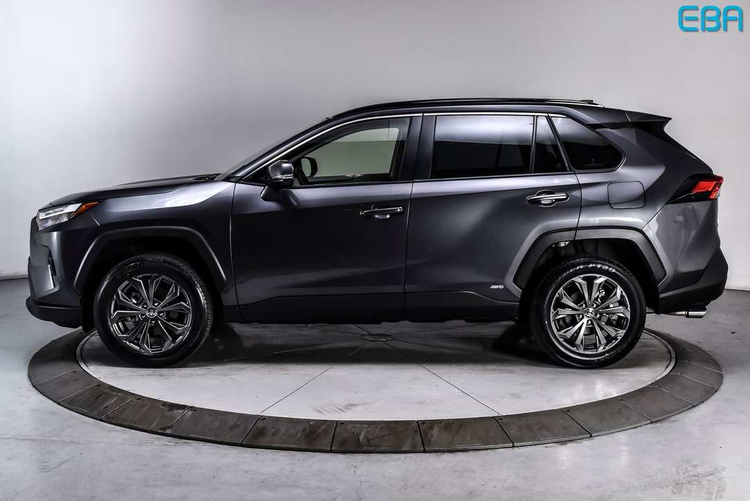2025 Toyota Rav4 Hybrid XLE Premium - Image 3