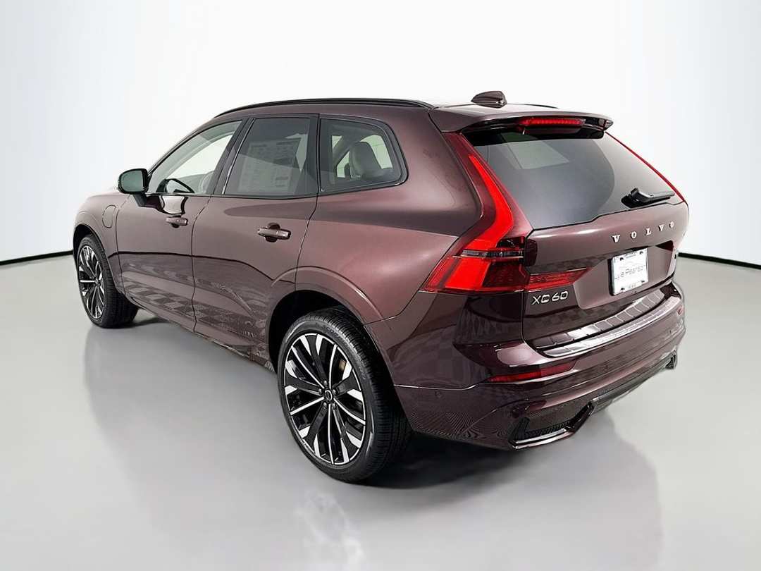 2026 Volvo Xc60 Plug-In Hybrid T8 Ultra - Image 3