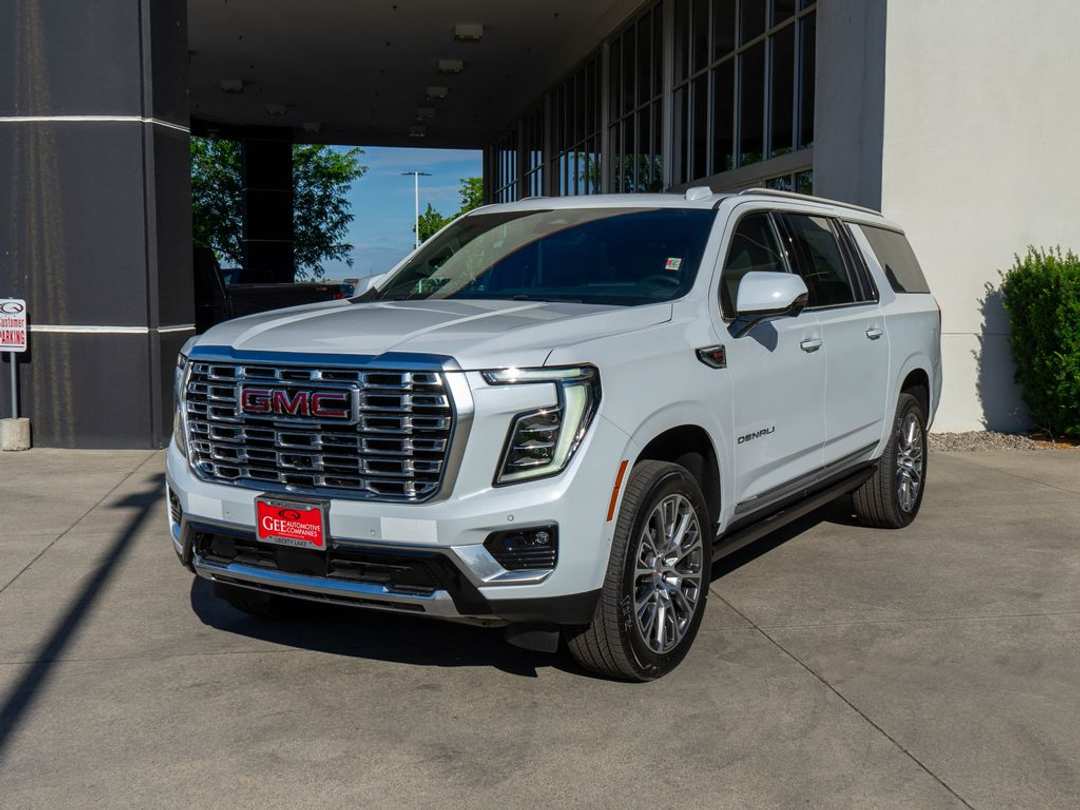 2026 GMC Yukon Xl Denali - Image 3