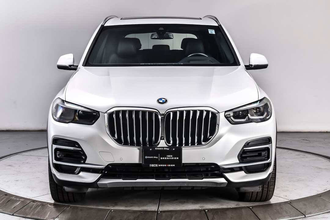2022 BMW X5 xDrive40i - Image 2