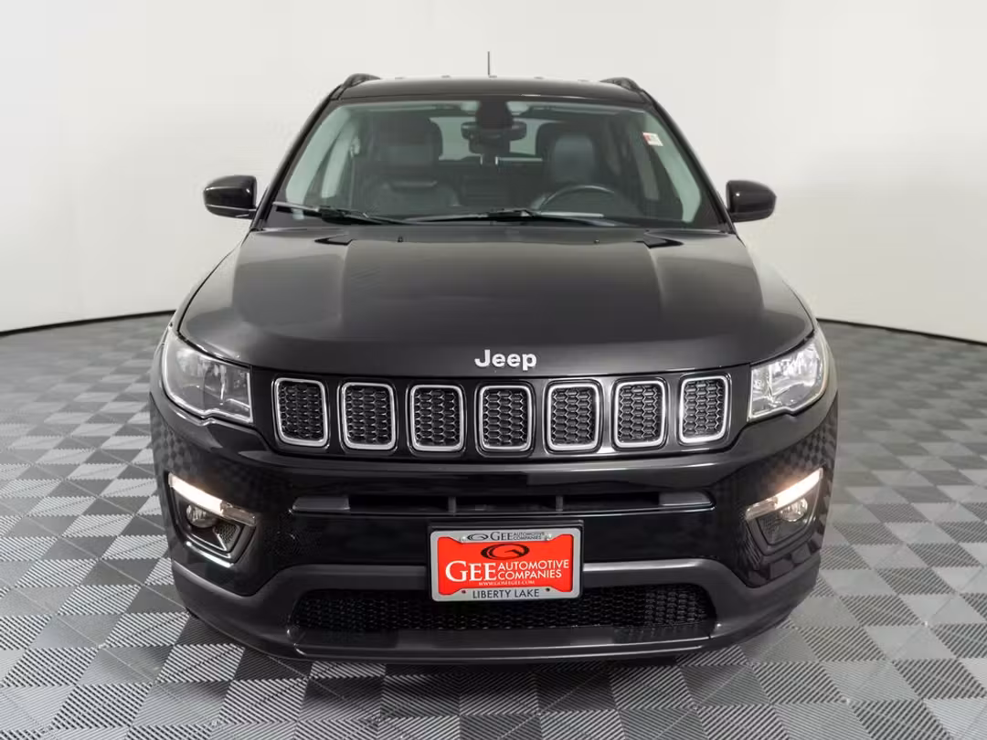 2018 Jeep Compass Latitude - Image 2