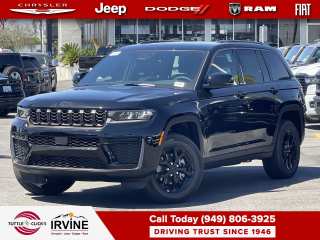 2026 Jeep Grand Cherokee Laredo Altitude