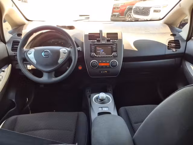 2016 Nissan LEAF S
