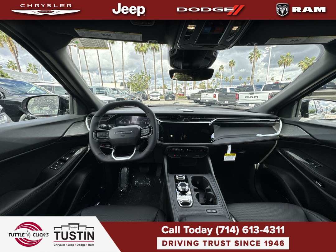 2027 Jeep Cherokee Limited Altitude - Image 2
