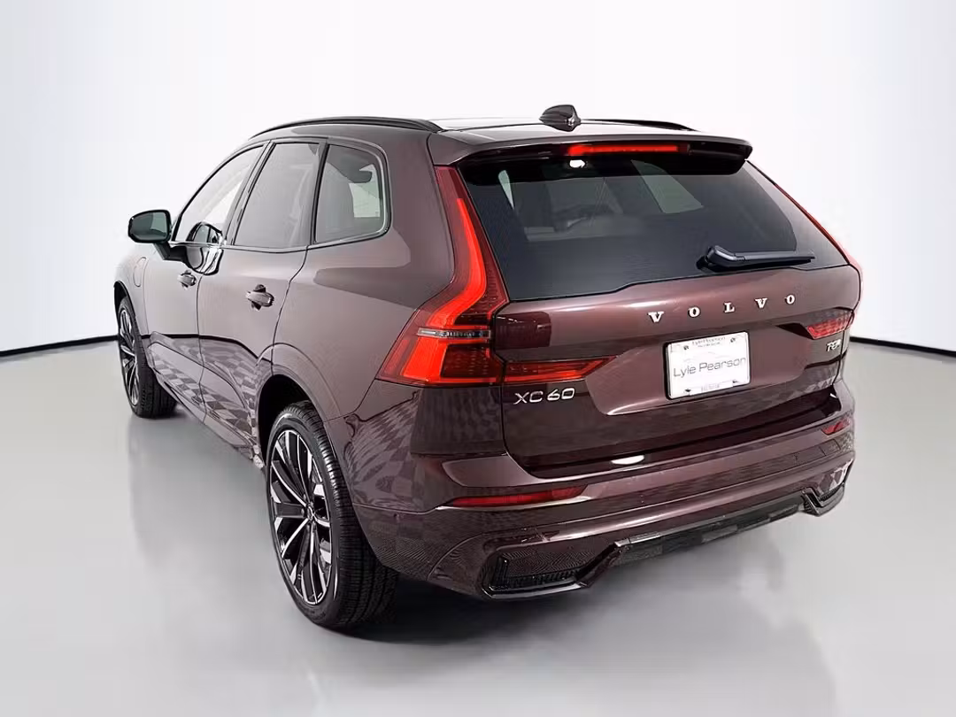2026 Volvo Xc60 Plug-In Hybrid T8 Ultra - Image 3