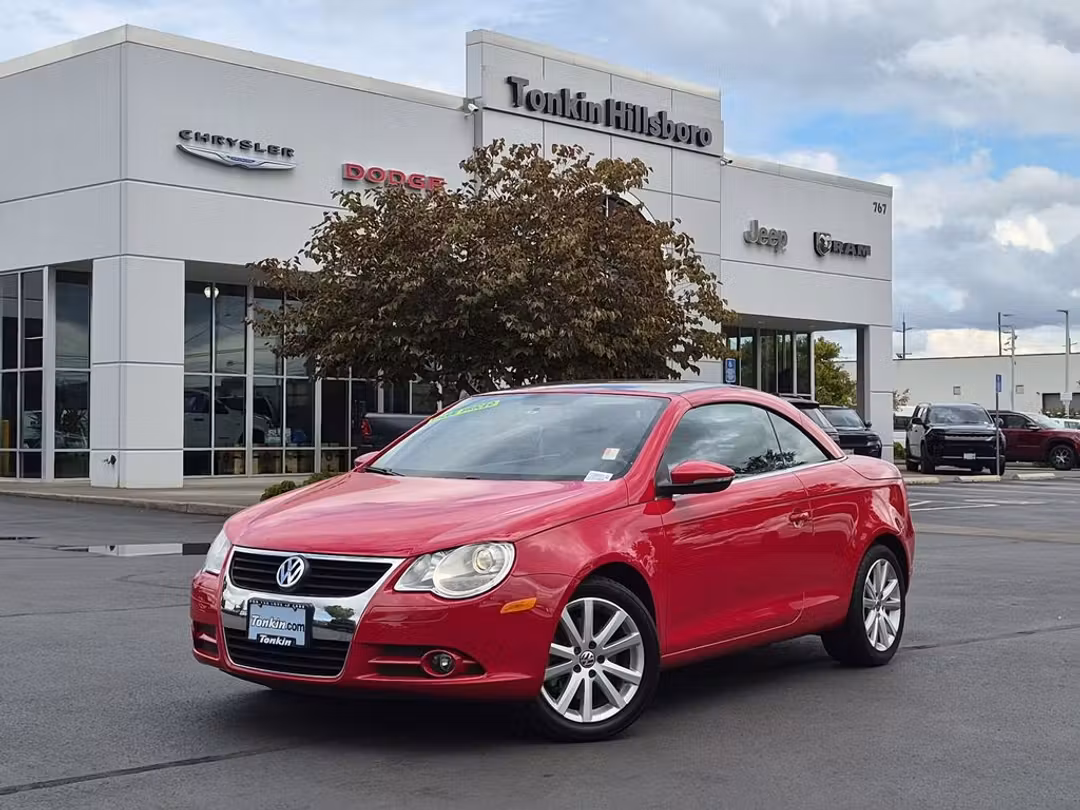 2010 Volkswagen Eos Komfort Edition - Image 2