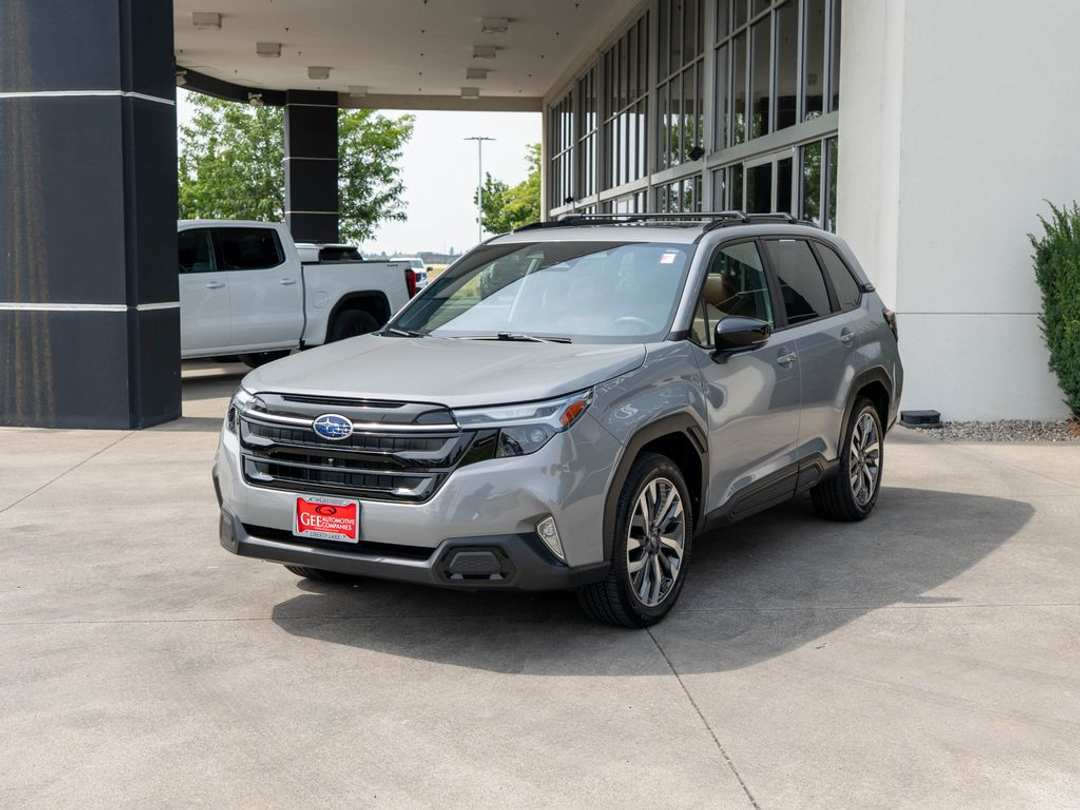 2025 Subaru Forester Touring - Image 3
