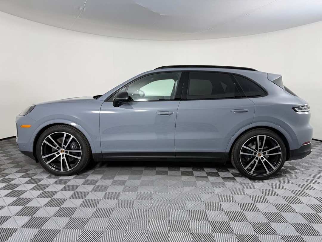 2026 Porsche Cayenne - Image 2