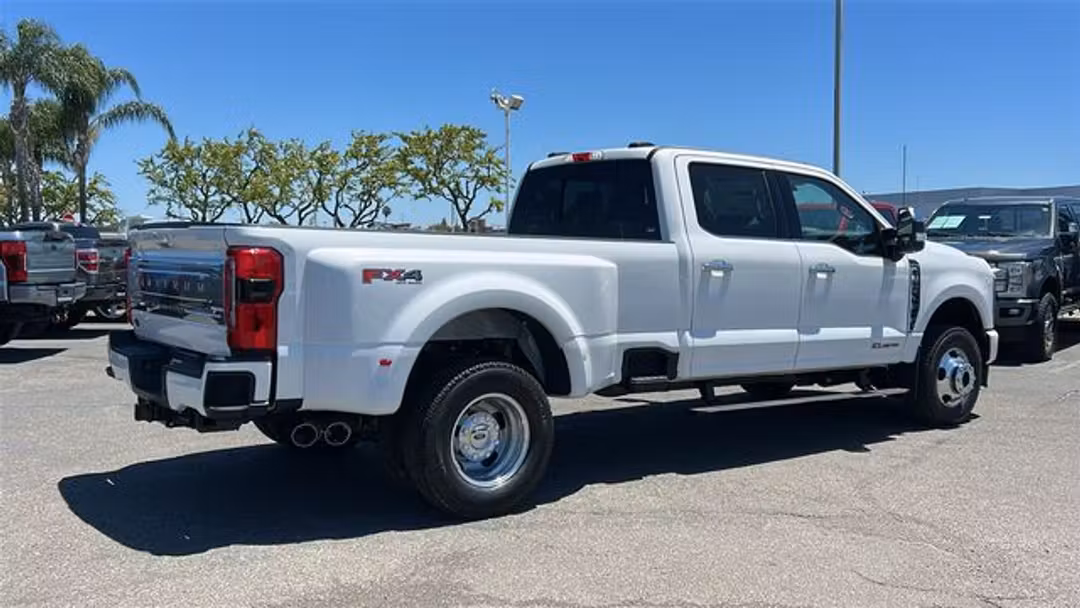 2026 Ford F-350Sd Platinum - Image 3