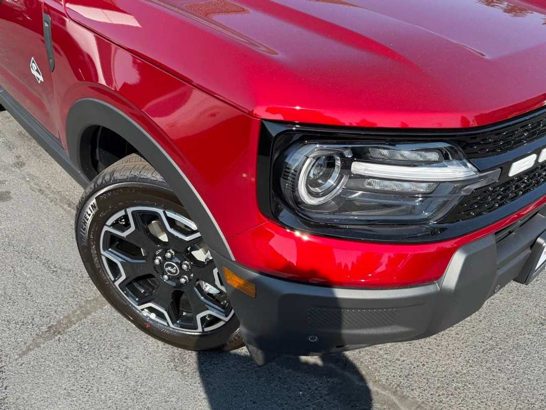 2026 Ford Bronco Sport Outer Banks - Image 2