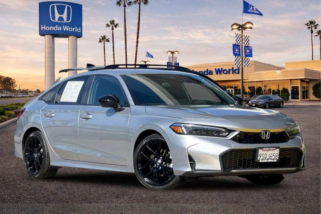 2025 Honda Civic Hybrid Sport - Image 2