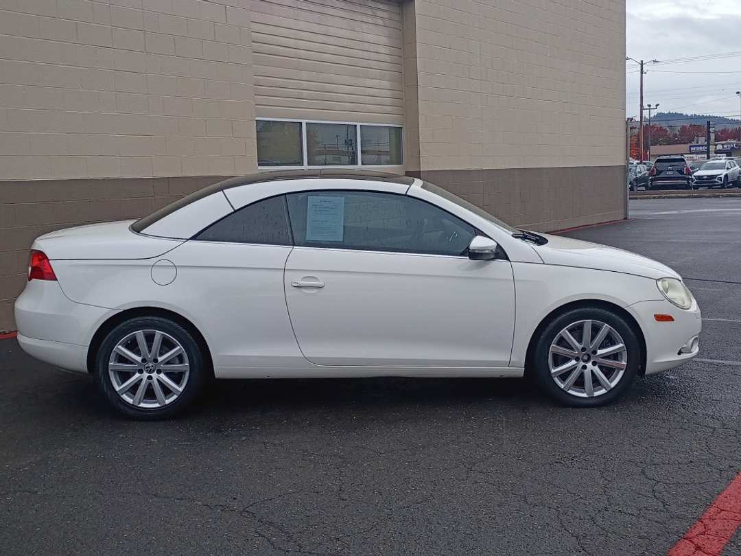 2009 Volkswagen Eos Komfort Edition - Image 3