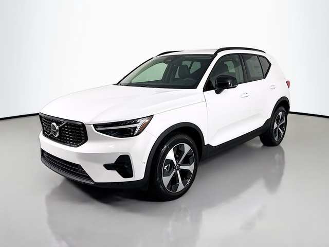 2026 Volvo Xc40 B5 Plus