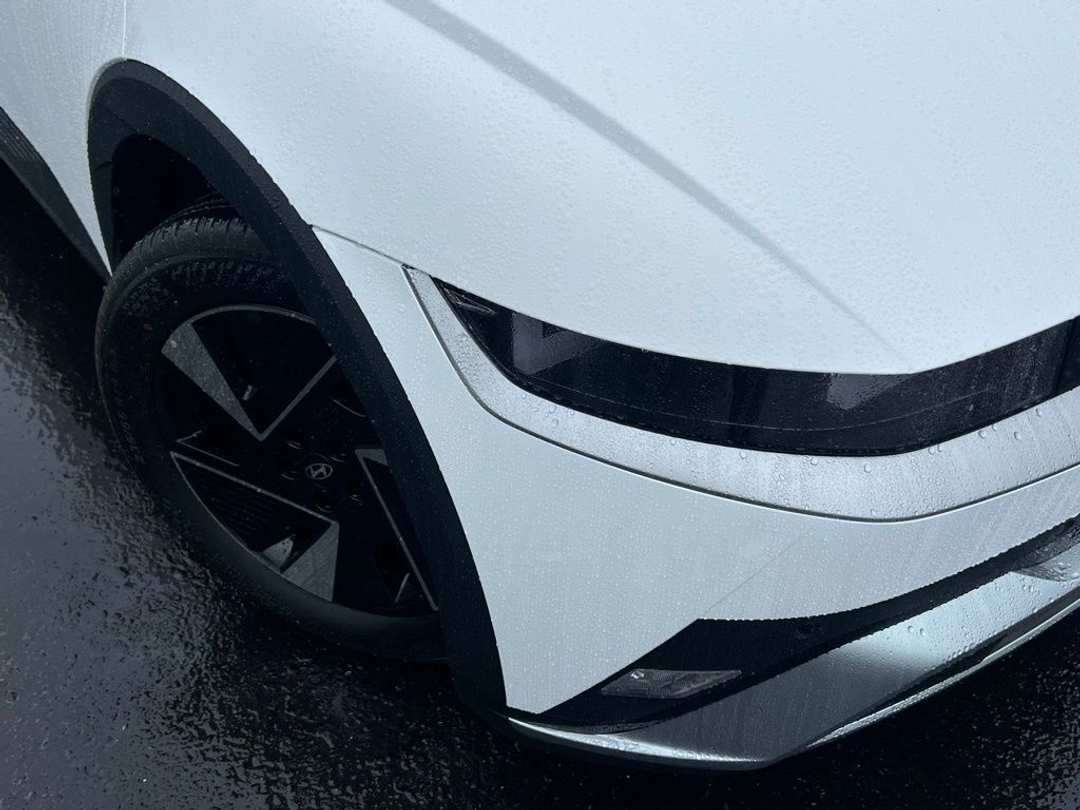 2025 Hyundai Ioniq 5 SE - Image 2