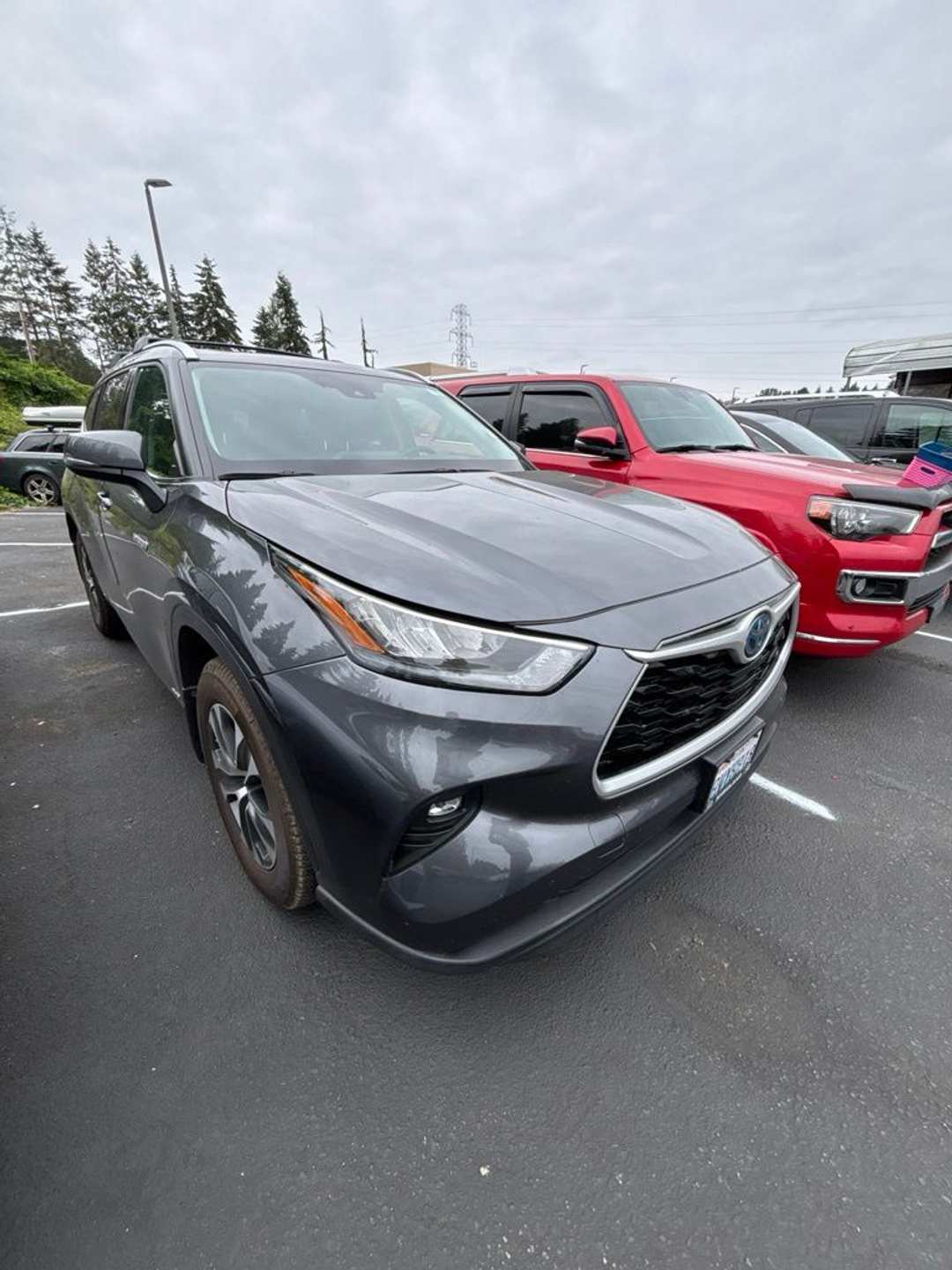 2020 Toyota Highlander Hybrid XLE - Image 3
