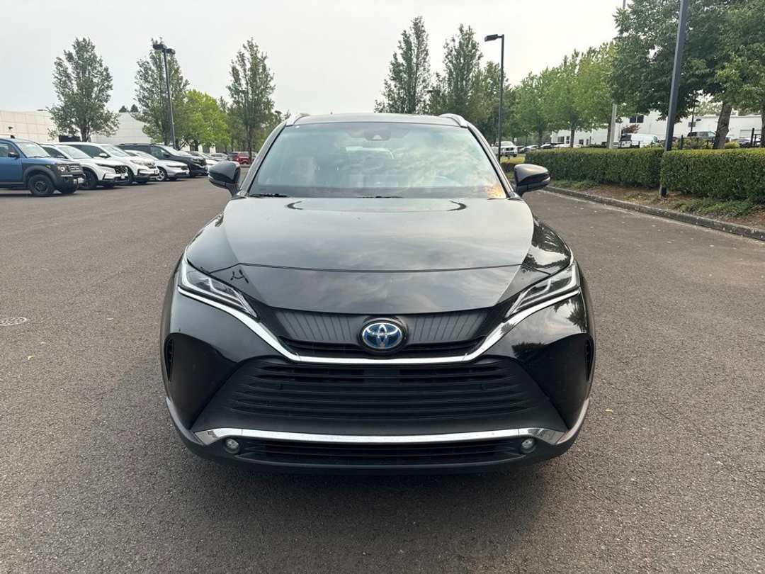 2023 Toyota Venza XLE - Image 2