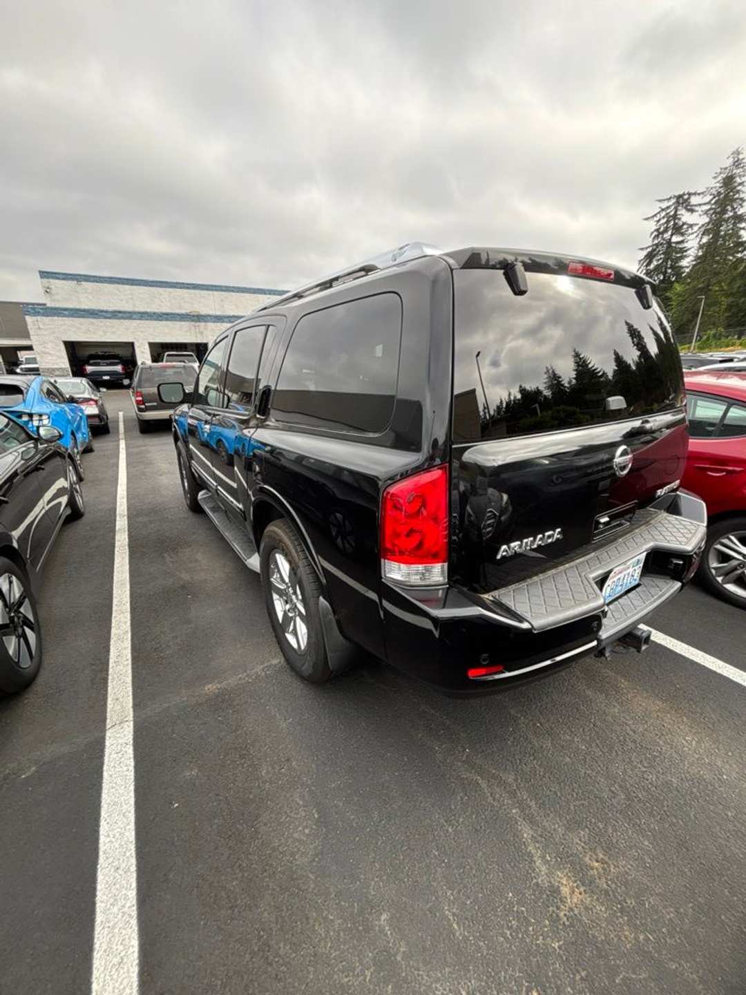 2013 Nissan Armada SV - Image 3