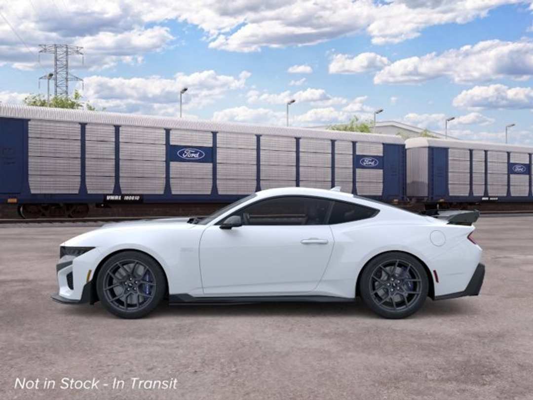 2026 Ford Mustang Dark Horse - Image 3
