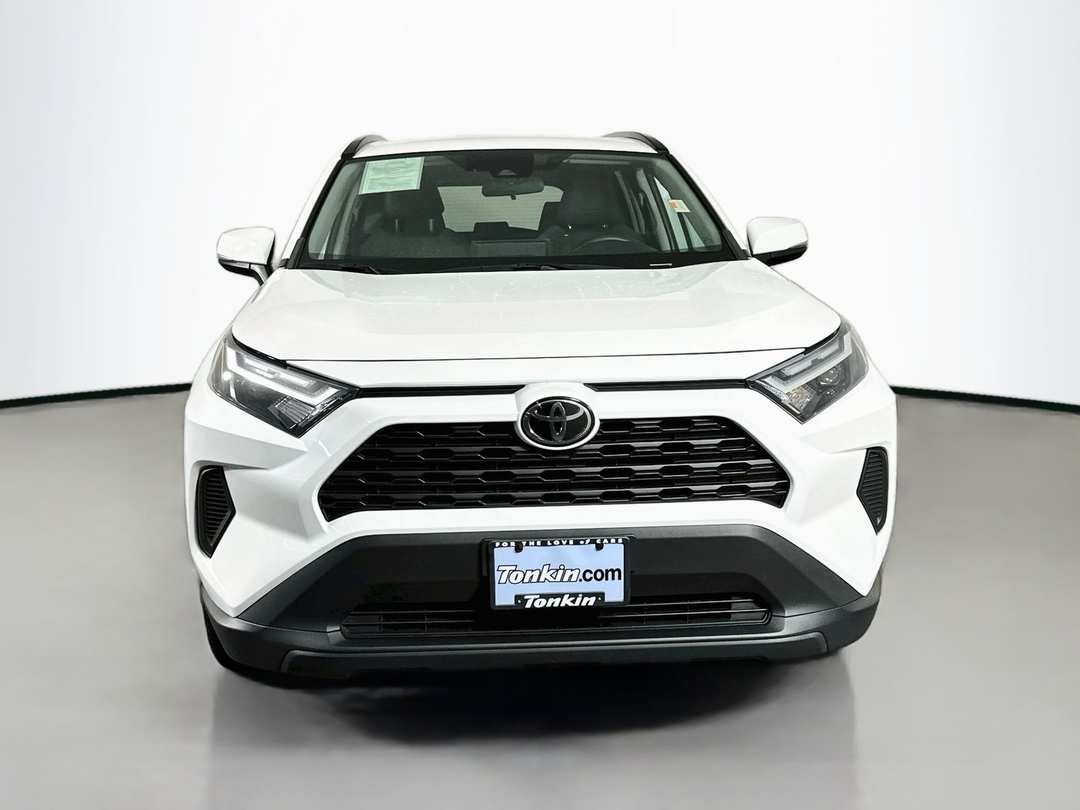 2023 Toyota Rav4 XLE - Image 2