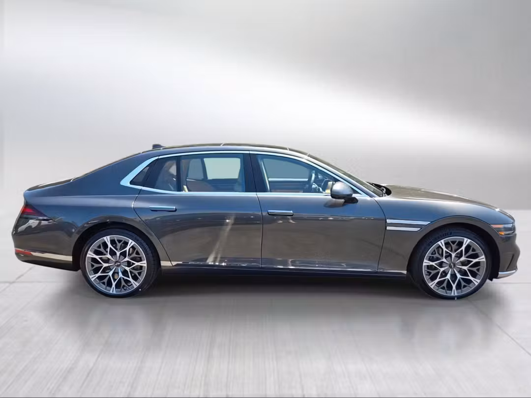 2026 Genesis G90 3.5T eSC - Image 2
