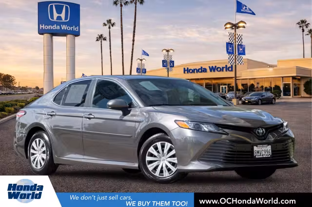 2020 Toyota Camry Hybrid LE