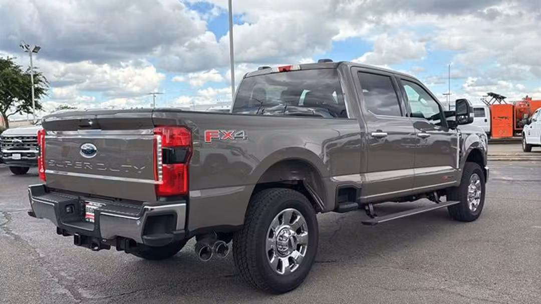 2026 Ford F-350Sd Lariat - Image 3