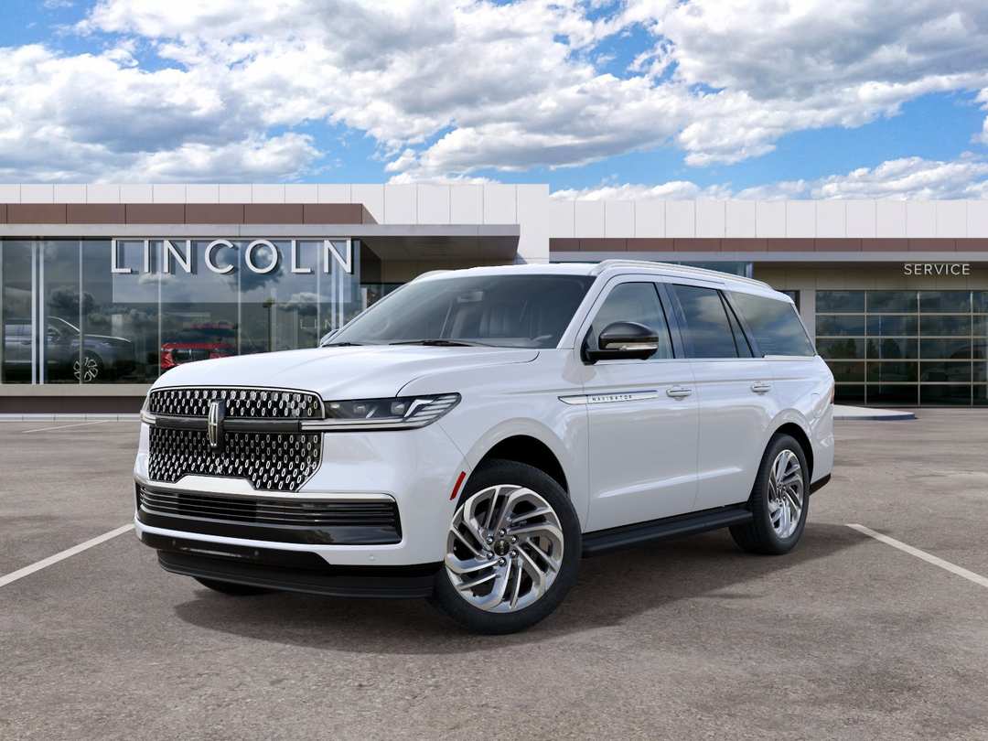 2027 Lincoln Navigator Premiere - Image 2