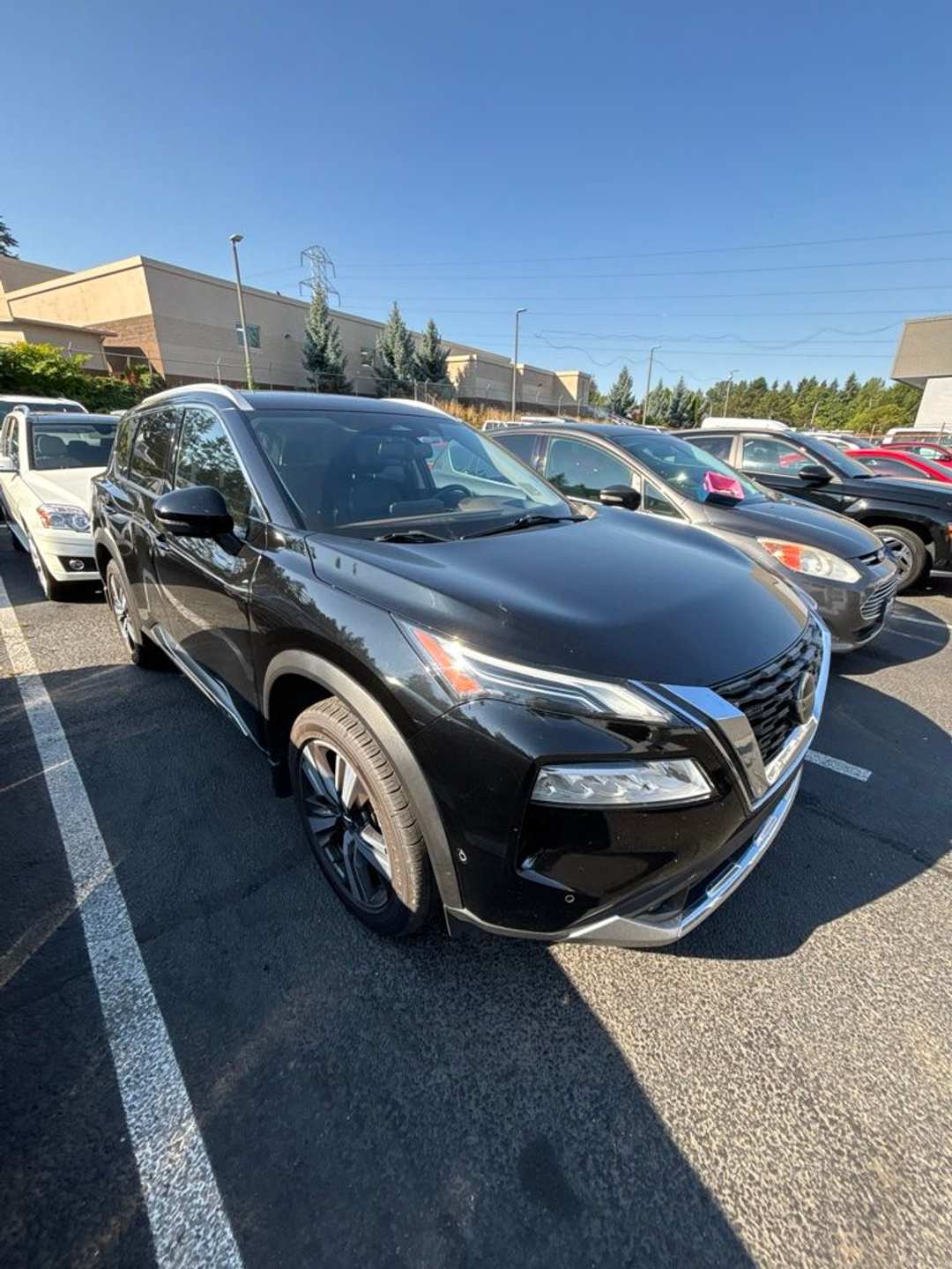 2021 Nissan Rogue Platinum - Image 3