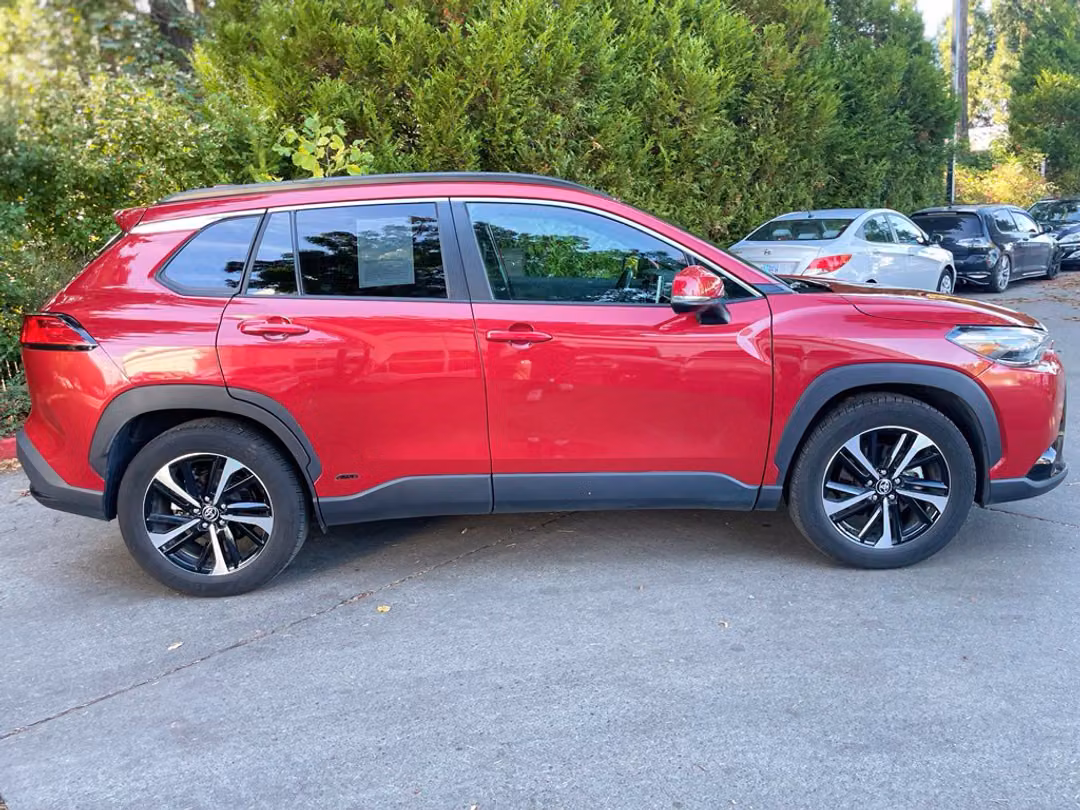 2023 Toyota Corolla Cross Hybrid XSE - Image 3
