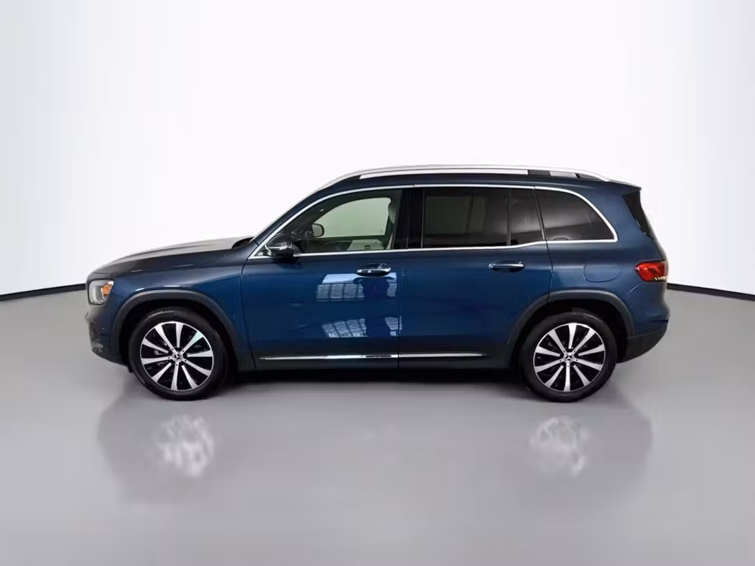 2023 Mercedes-Benz GLB 250 - Image 2