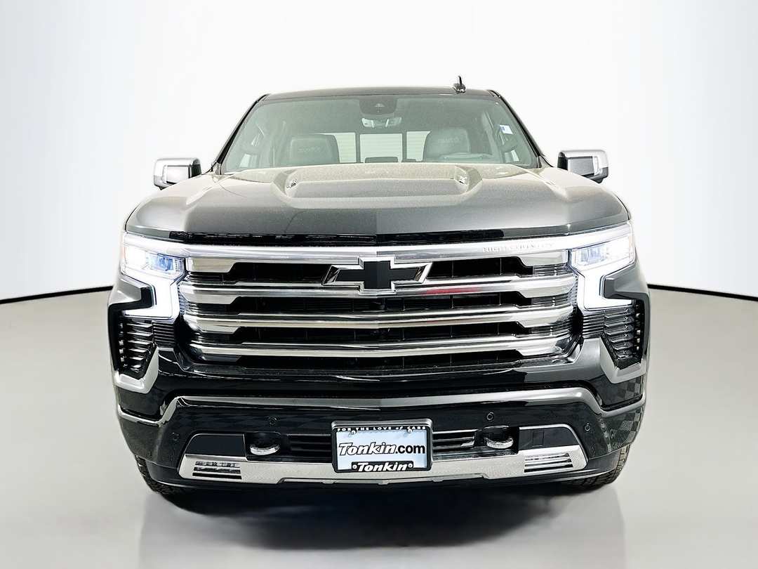 2026 Chevrolet Silverado 1500 High Country - Image 2