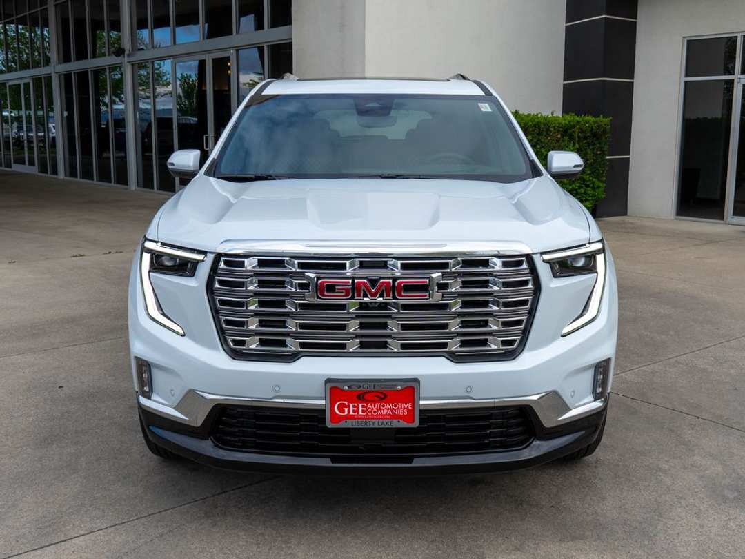 2026 GMC Acadia Denali - Image 2