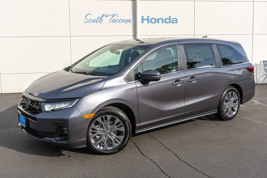 2026 Honda Odyssey Touring w/ Package - Image 2