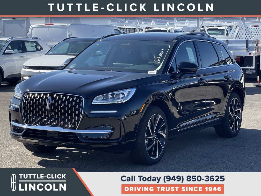 2025 Lincoln Corsair Grand Touring - Image 3