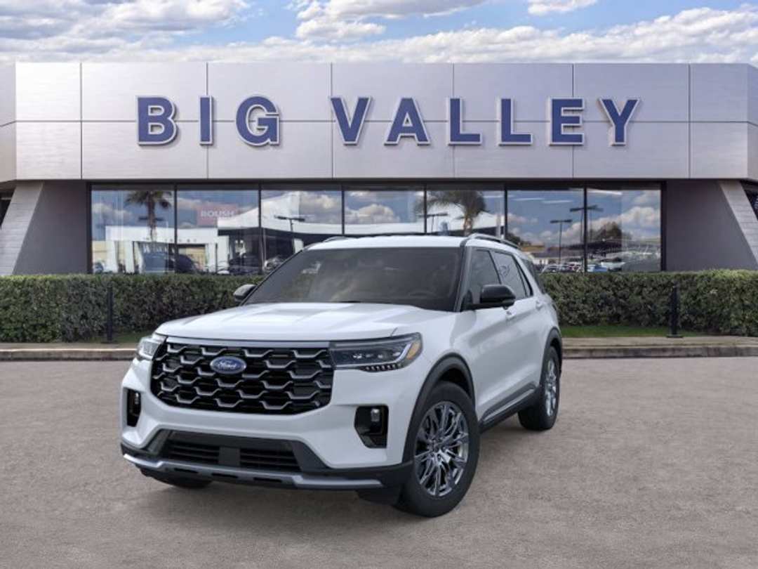 2026 Ford Explorer Platinum - Image 2
