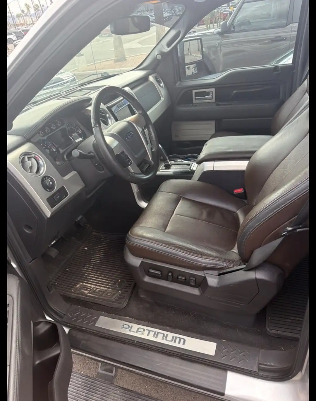 2011 Ford F-150 Platinum - Image 2