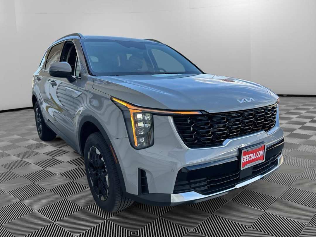 2026 Kia Sorento S - Image 3