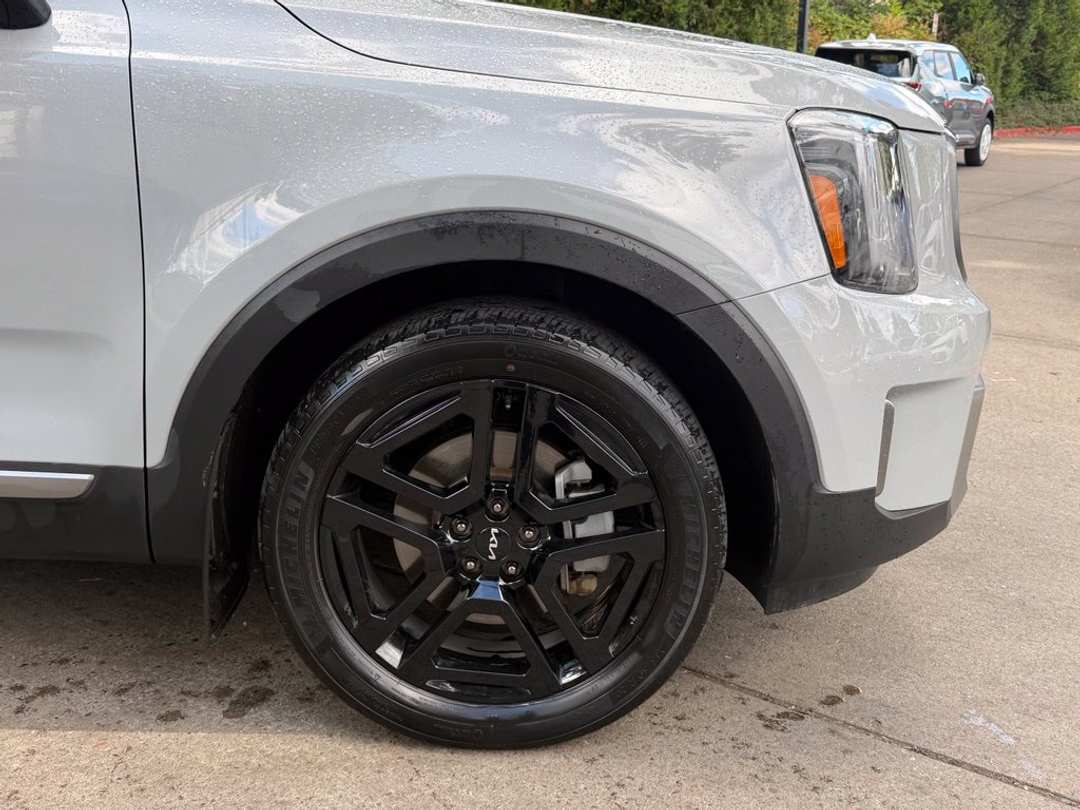 2023 Kia Telluride EX XLine - Image 2