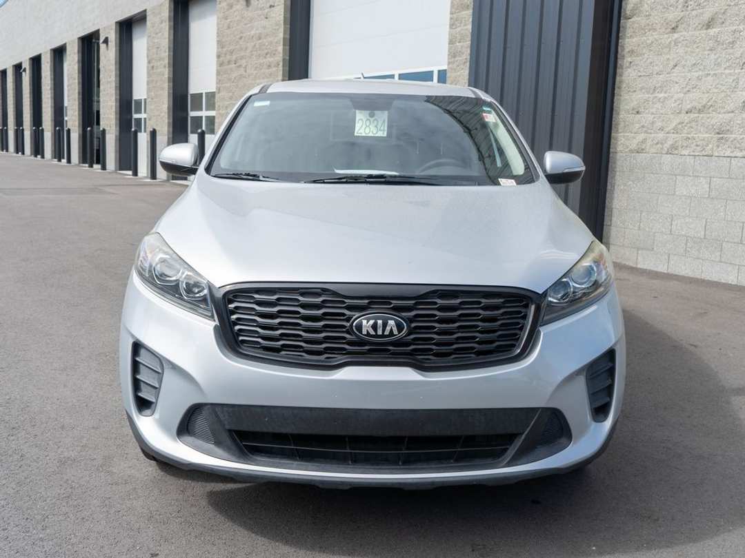 2019 Kia Sorento L - Image 2
