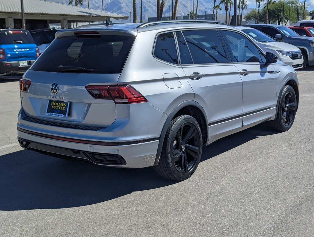 2023 Volkswagen Tiguan SE RLine Black - Image 2