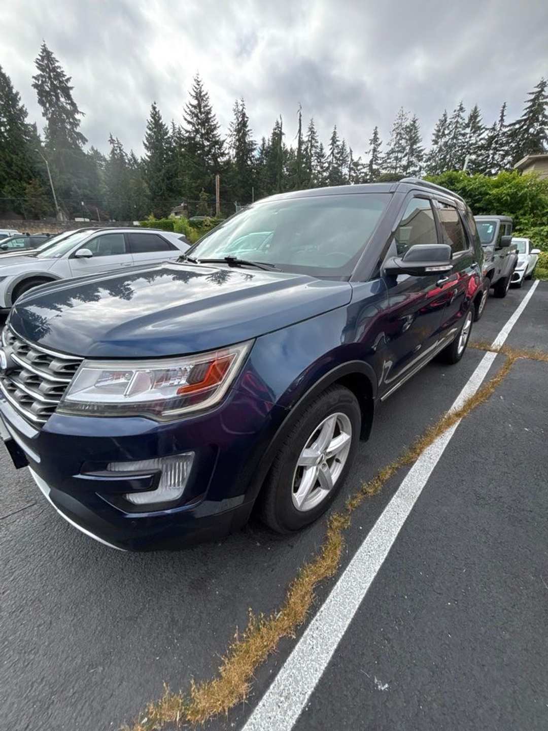 2016 Ford Explorer XLT - Image 2